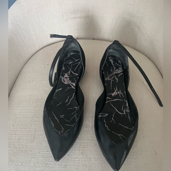 Balenciaga Fall 2013 BLACK Leather Ankle Strap Flats - Picture 2 of 10